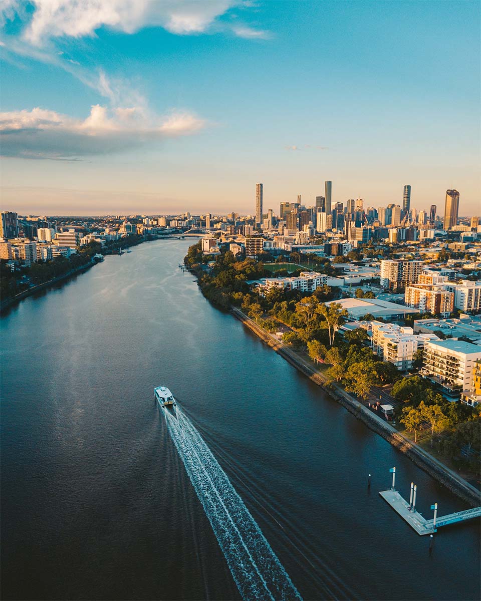 brisbane skyline view with river